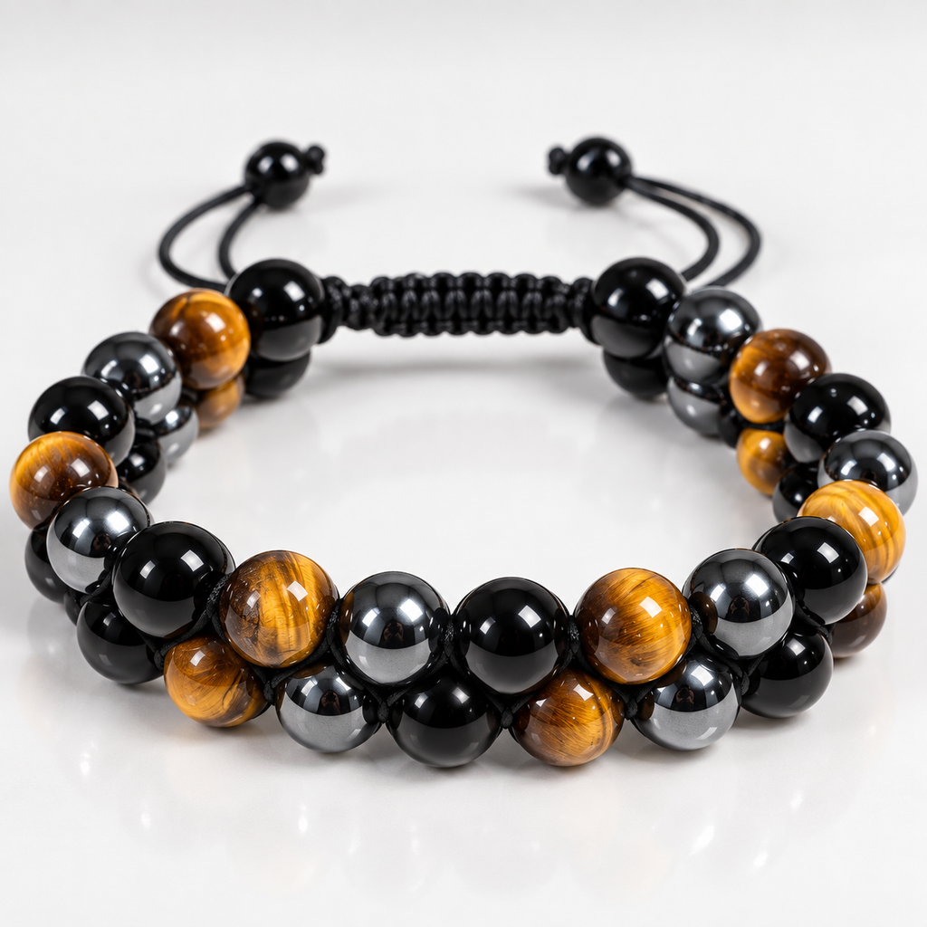 Gros plan du bracelet ajustable trois pierres NORTHWAFANDZ